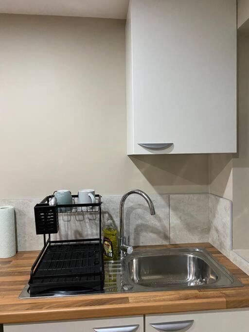 A Spacious Double Bed Studio Stoke-on-Trent Exteriör bild