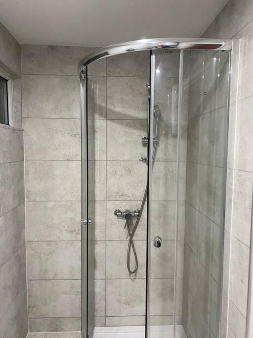 A Spacious Double Bed Studio Stoke-on-Trent Exteriör bild